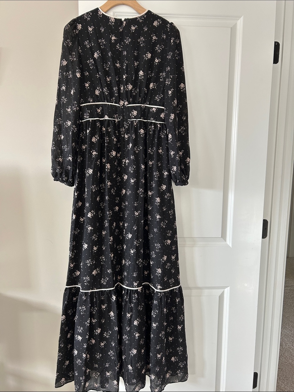 Anthro Gal Meets Glam Maxi Dress Sz 2 w MEASUREMENTS Floral Print V-Neck Black - Picture 10 of 13